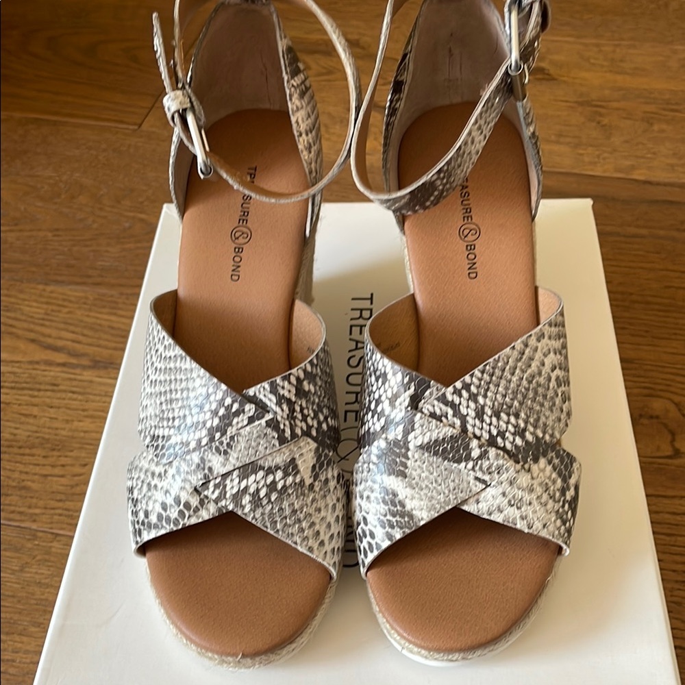 Treasure & Bond Women's Snakeskin Sandals